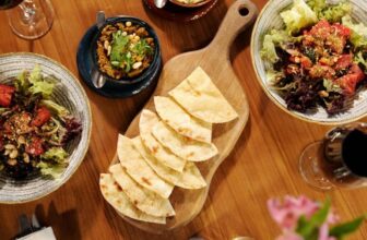 How Do You Create an Authentic Greek Mezze Platter?